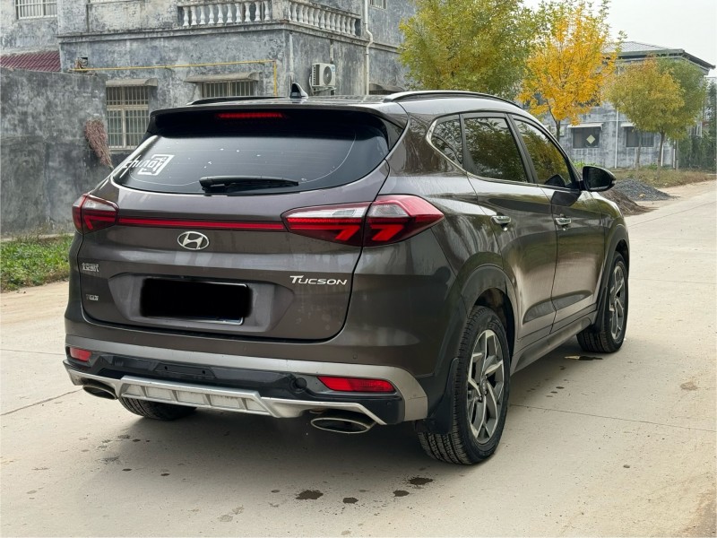 新乡20年现代途胜6