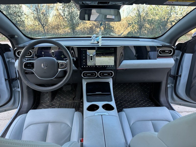 徐州23年零跑汽车C017