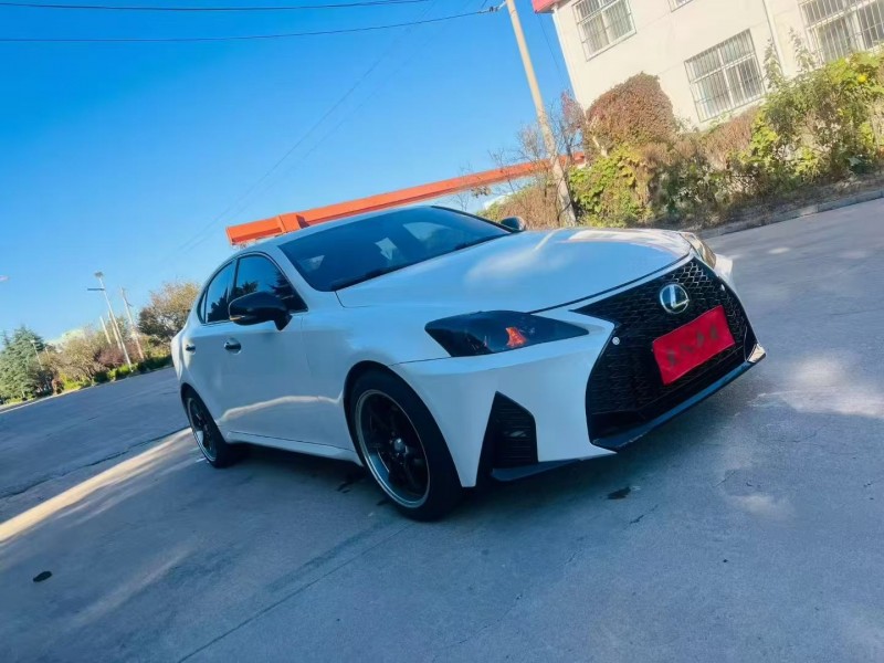 枣庄10年雷克萨斯IS2