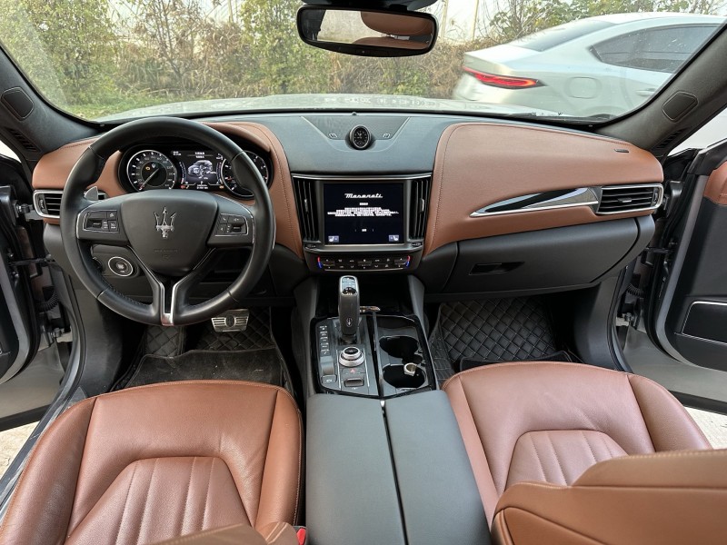 徐州23年玛莎拉蒂Levante7