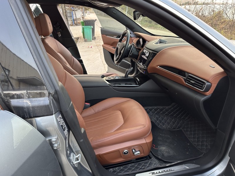 徐州23年玛莎拉蒂Levante8