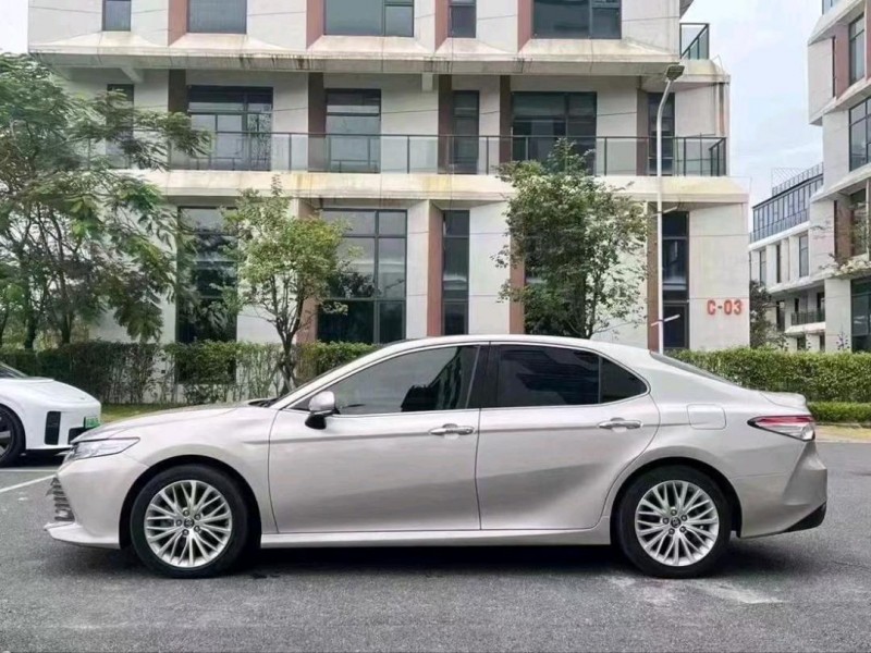 广州21年丰田凯美瑞6