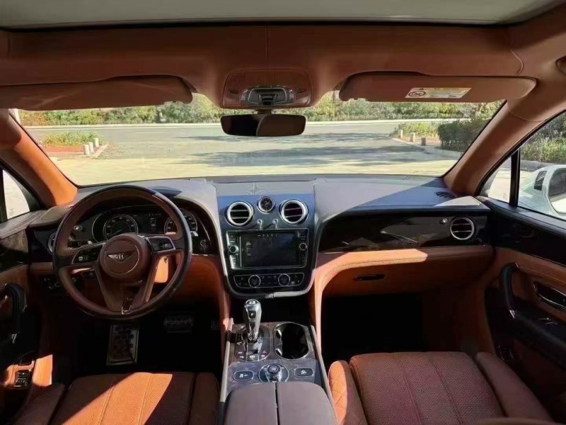 东营17年宾利添越6