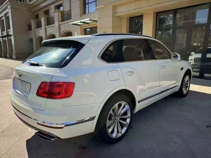 东营17年宾利添越8