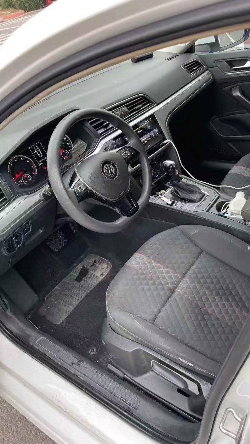 青岛20年大众凌渡4