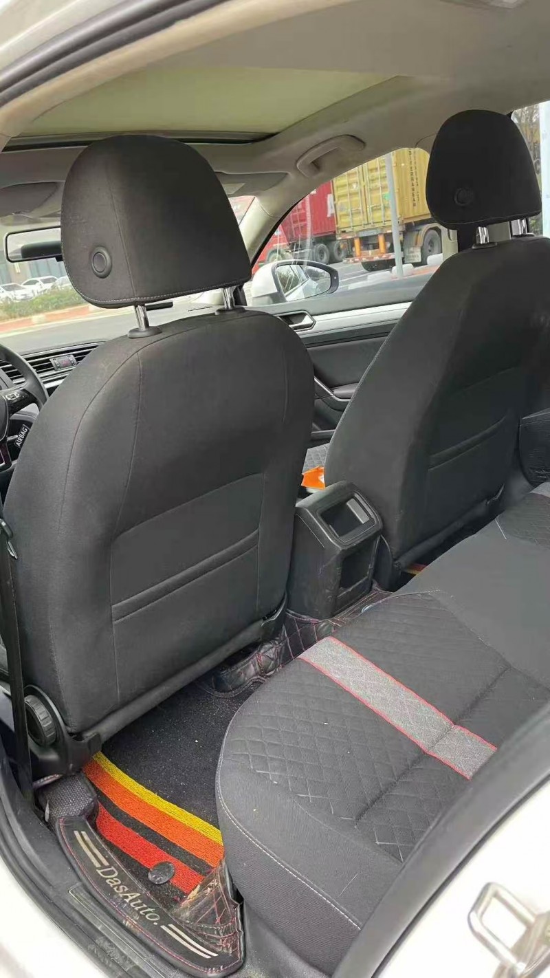 青岛20年大众凌渡5