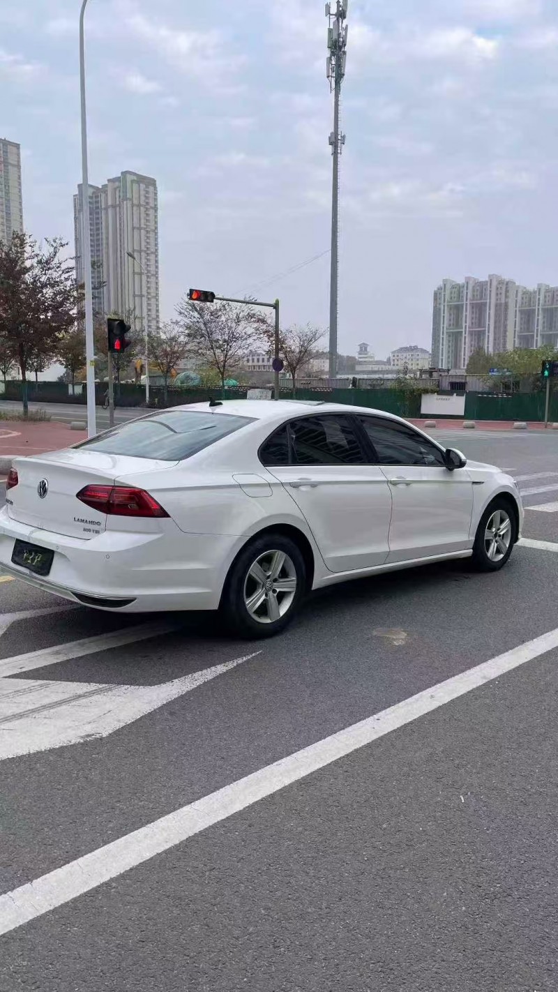 青岛20年大众凌渡7