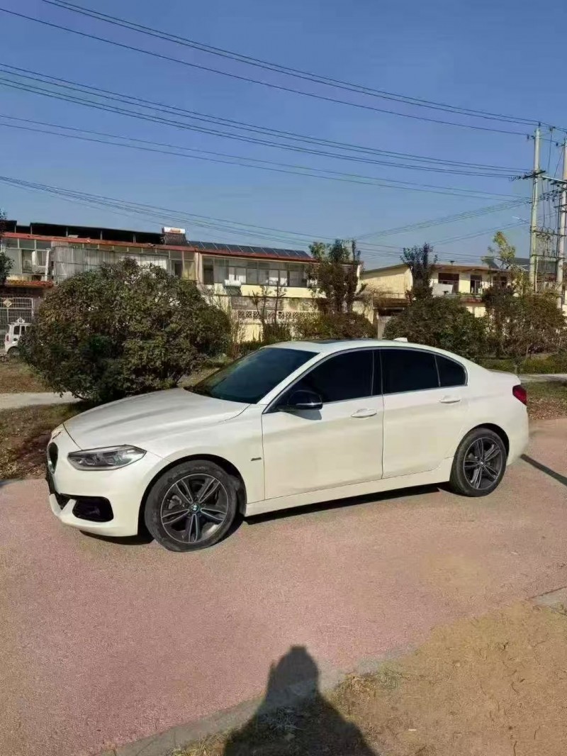 济宁18年宝马1系3