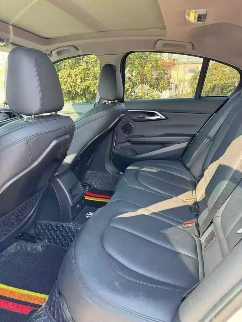 济宁18年宝马1系4