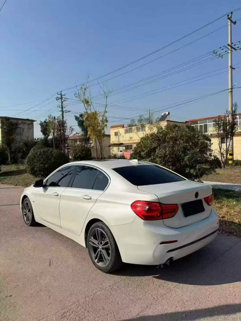 济宁18年宝马1系9