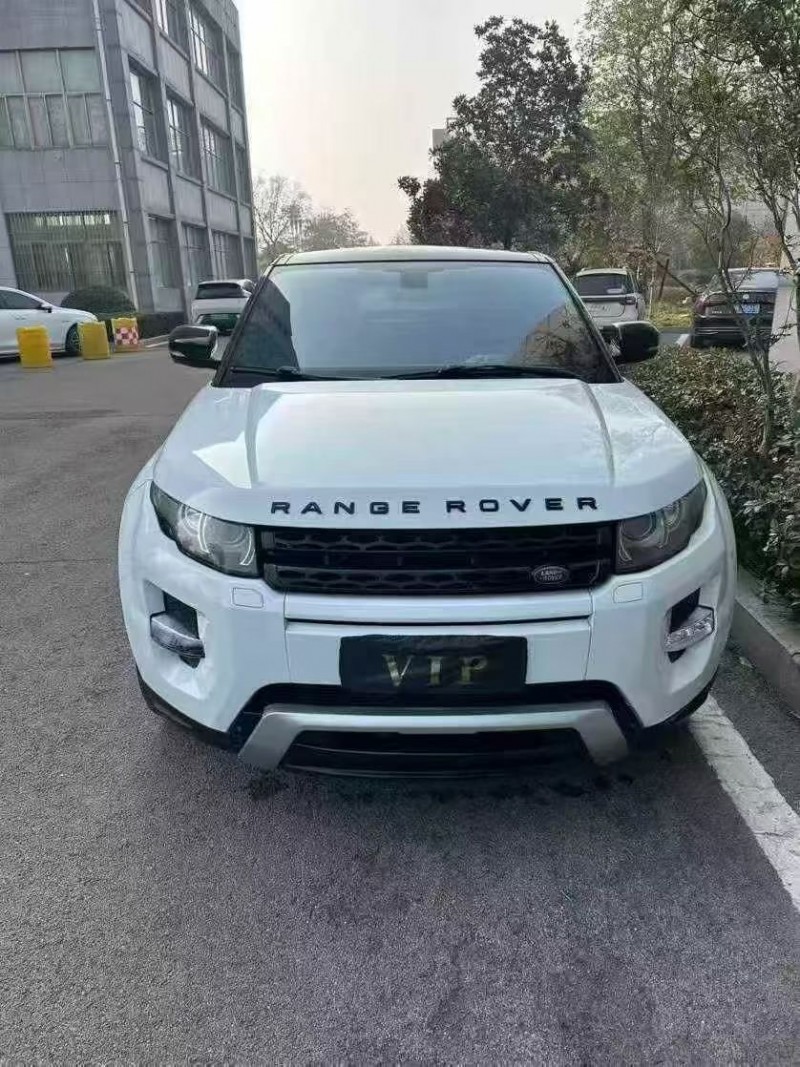 济宁12年路虎极光1