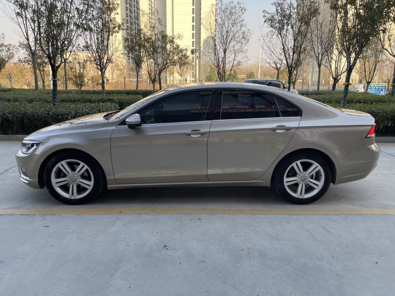 济宁17年大众凌渡8