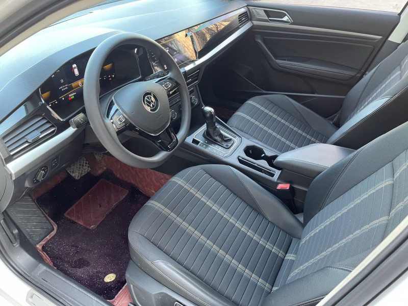 济宁22年大众朗逸5