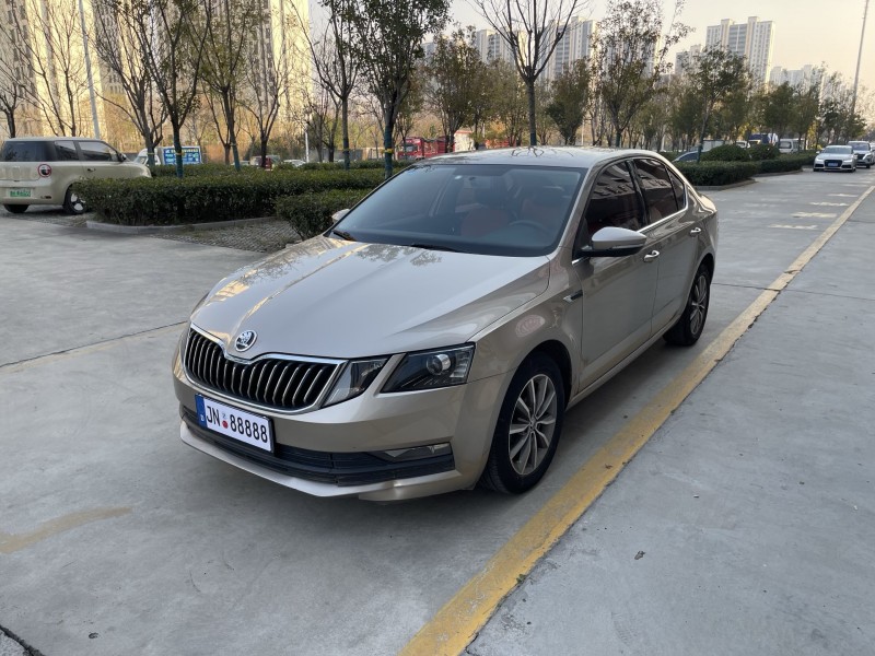 济宁18年斯柯达明锐8