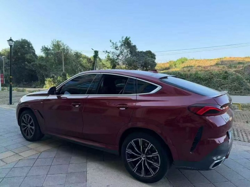 新余21年宝马X68