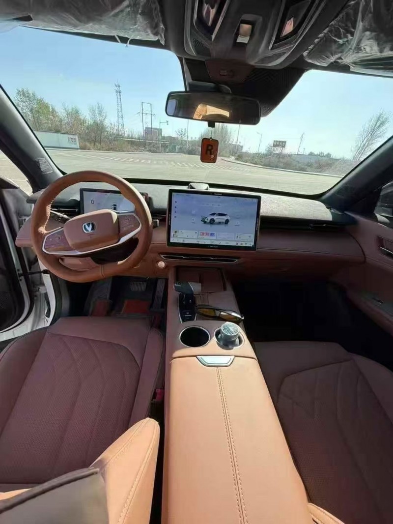 包头25年长安汽车UNI6