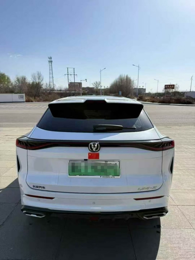 包头25年长安汽车UNI8