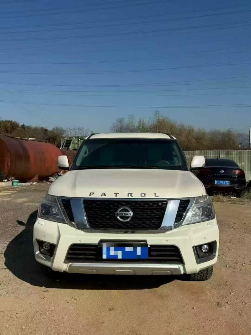 青岛17年日产途乐1