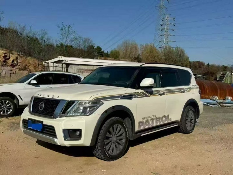 青岛17年日产途乐2