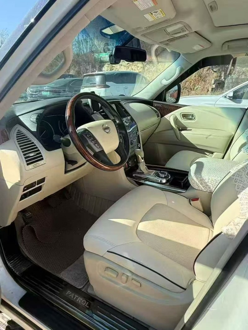 青岛17年日产途乐5