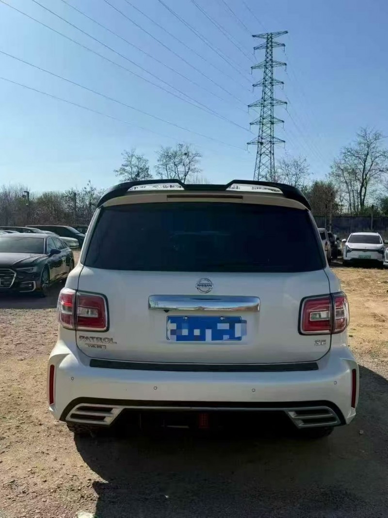 青岛17年日产途乐8