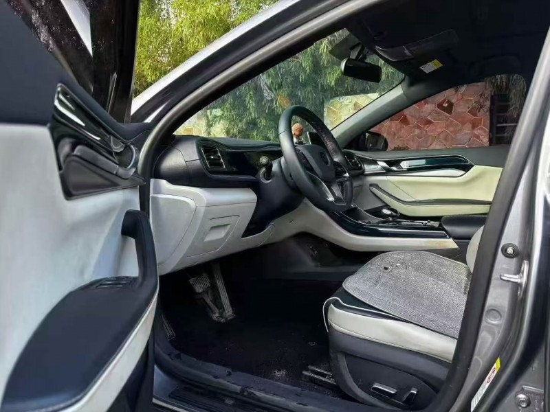 东营22年比亚迪秦5