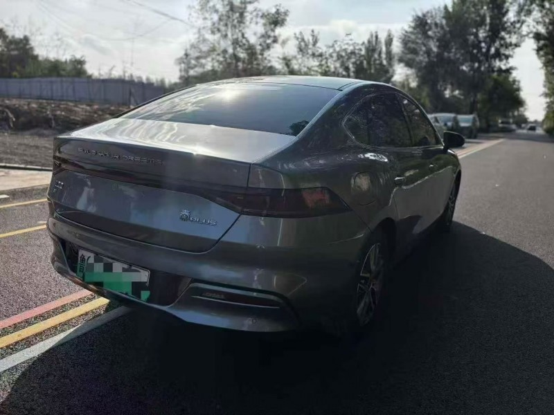 东营22年比亚迪秦8