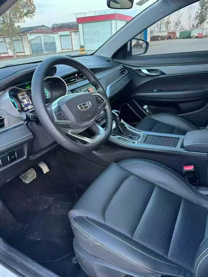 泰安21年吉利帝豪4