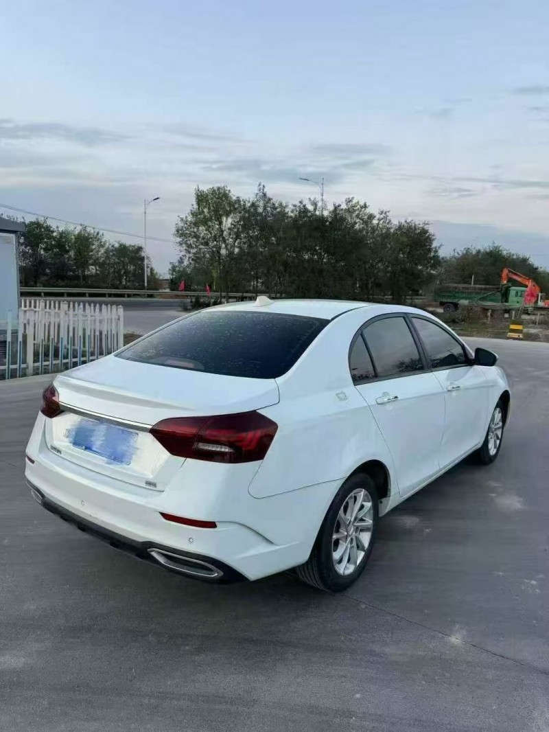 泰安21年吉利帝豪7