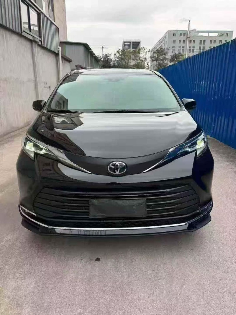 嘉兴24年丰田塞纳1