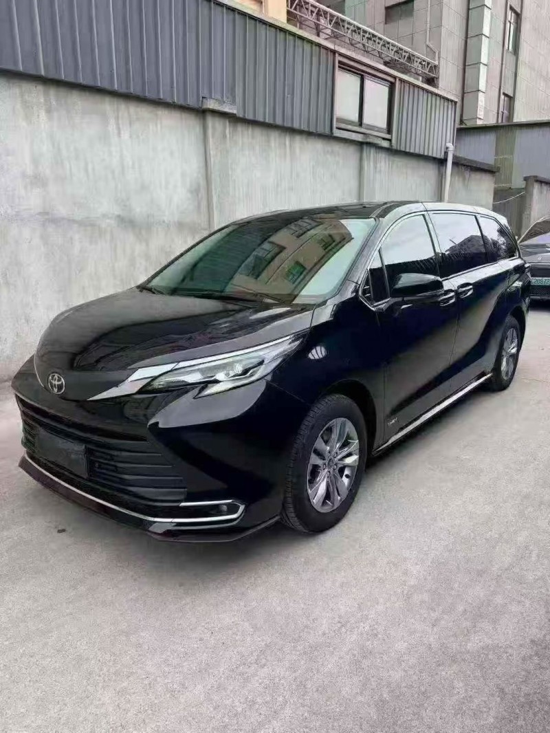 嘉兴24年丰田塞纳2