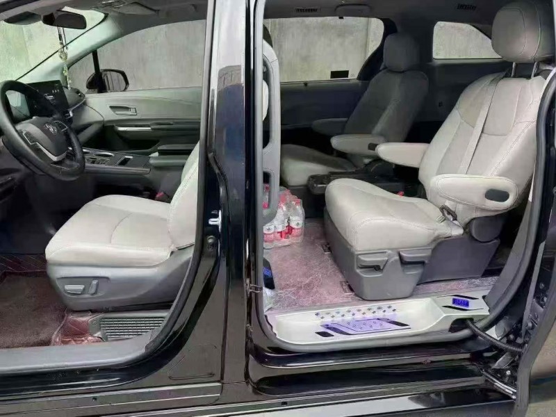 嘉兴24年丰田塞纳5