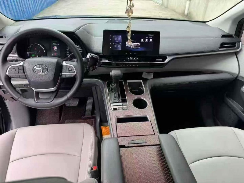 嘉兴24年丰田塞纳6