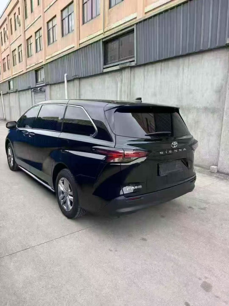 嘉兴24年丰田塞纳8