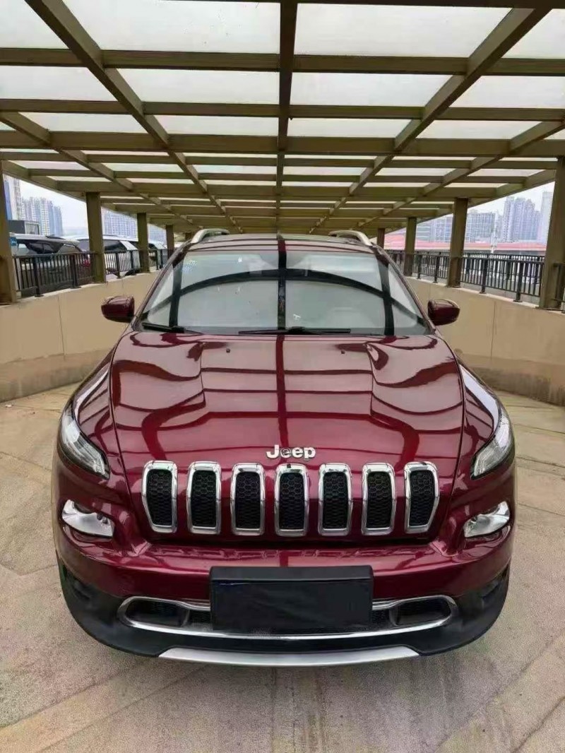 徐州17年Jeep自由光1