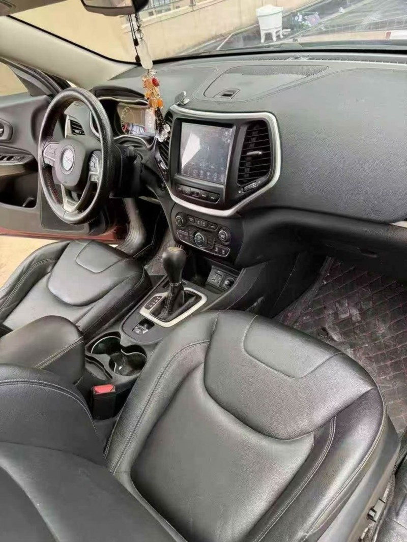 徐州17年Jeep自由光6