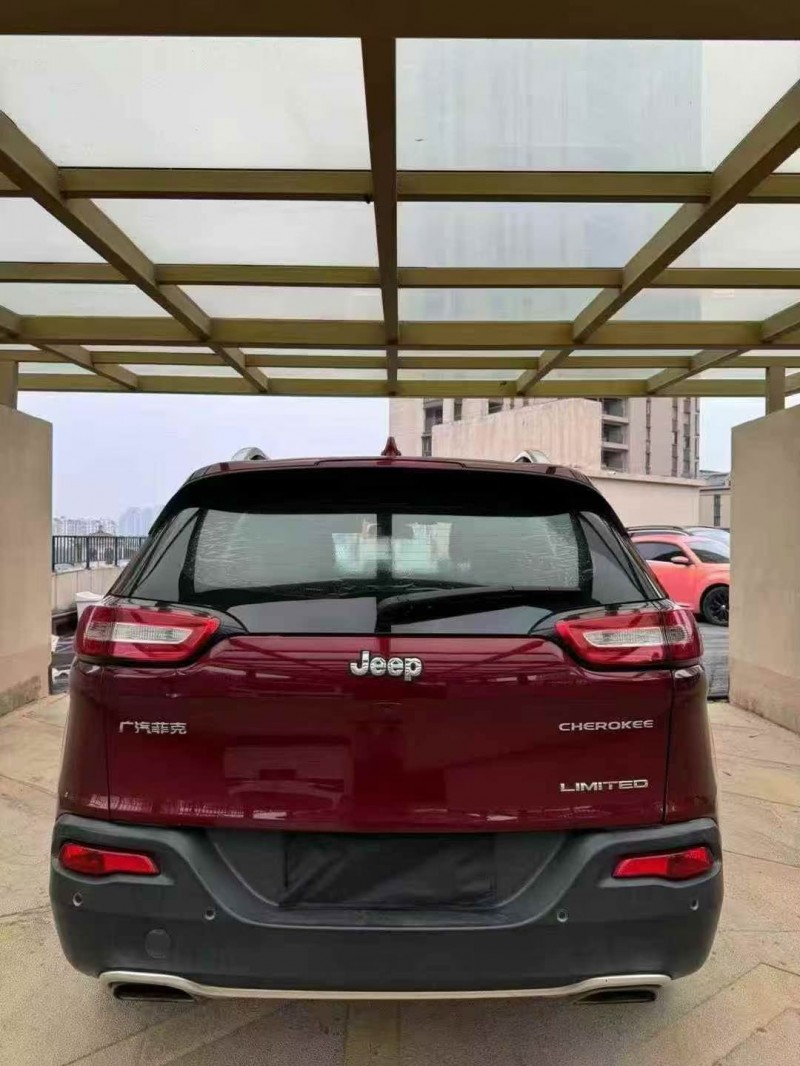 徐州17年Jeep自由光9