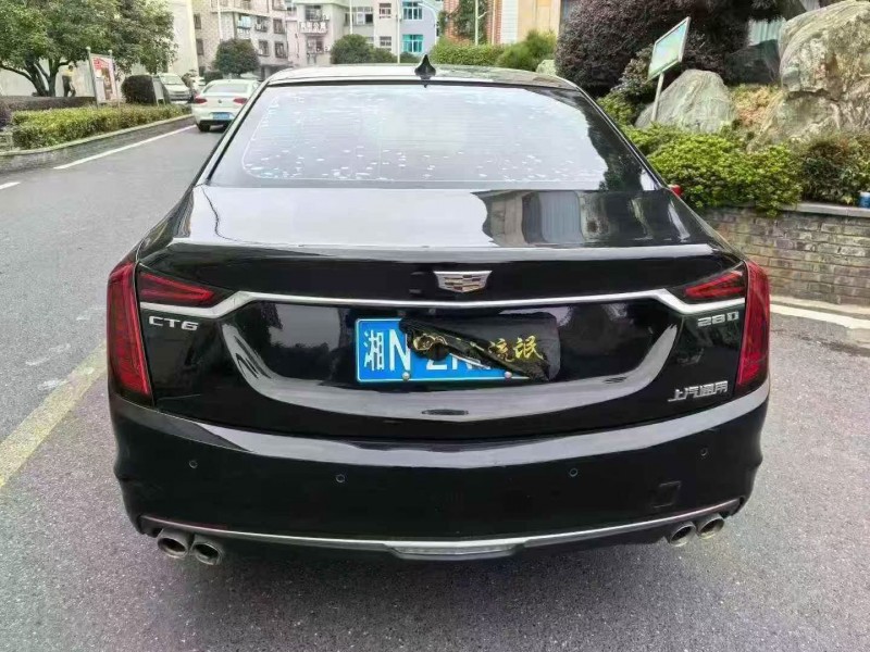 绍兴21年凯迪拉克CT69