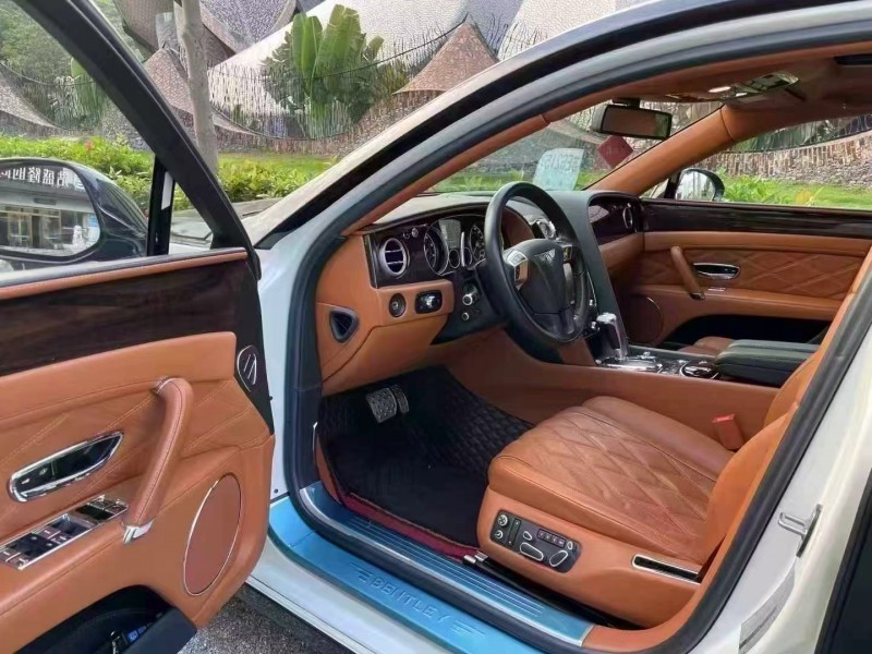 深圳17年宾利飞驰6