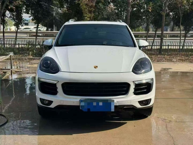 苏州16年保时捷卡宴1