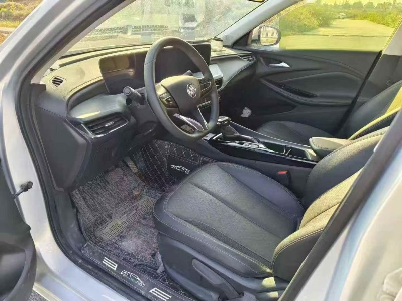 苏州23年别克威朗4