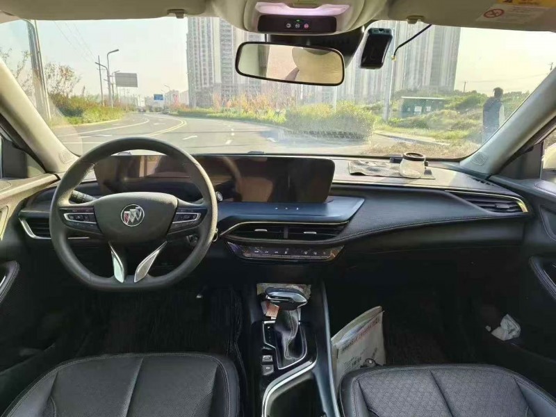 苏州23年别克威朗5