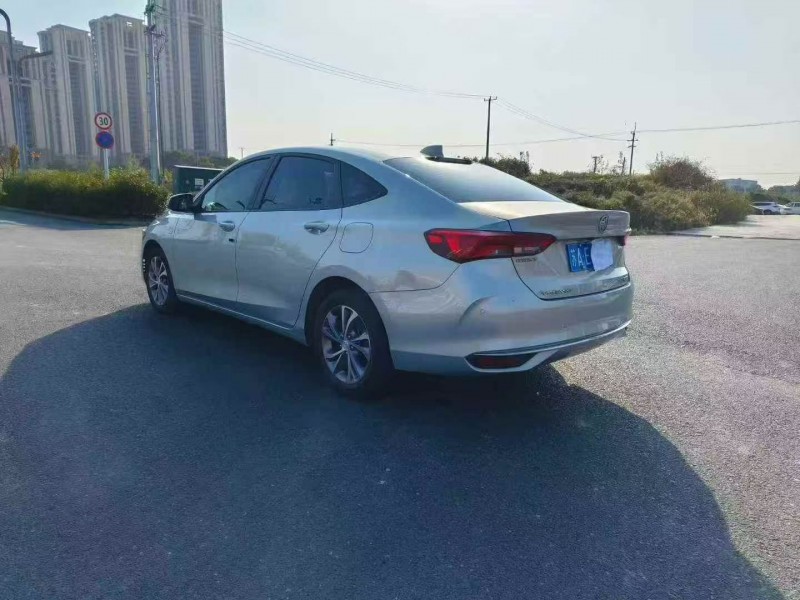 苏州23年别克威朗7