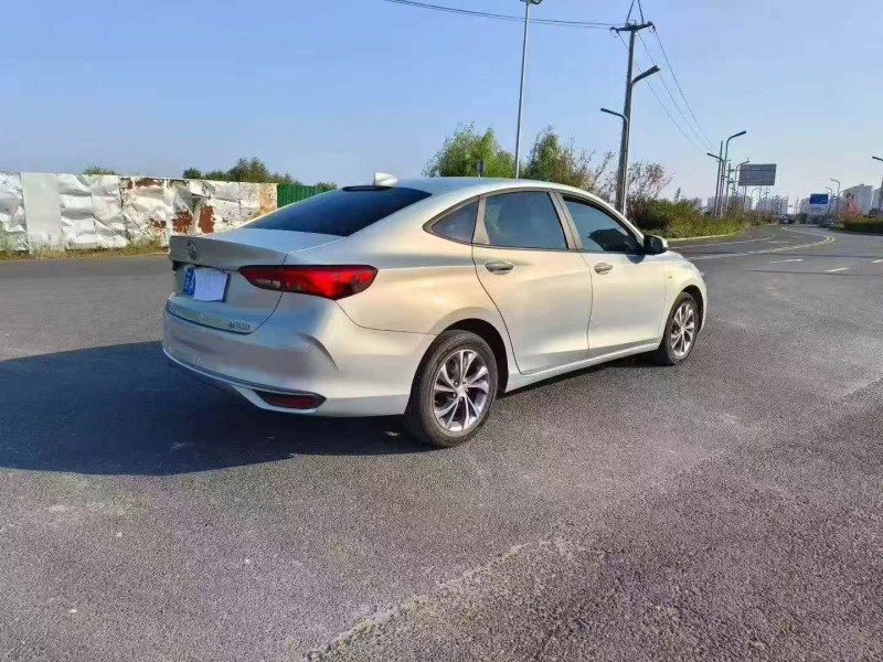 苏州23年别克威朗8