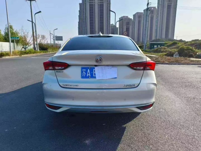 苏州23年别克威朗9