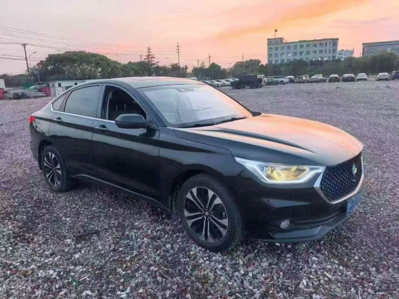 苏州20年宝骏RC62