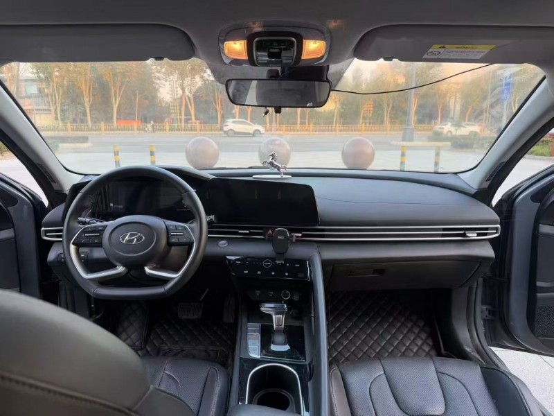 枣庄22年现代伊兰特4