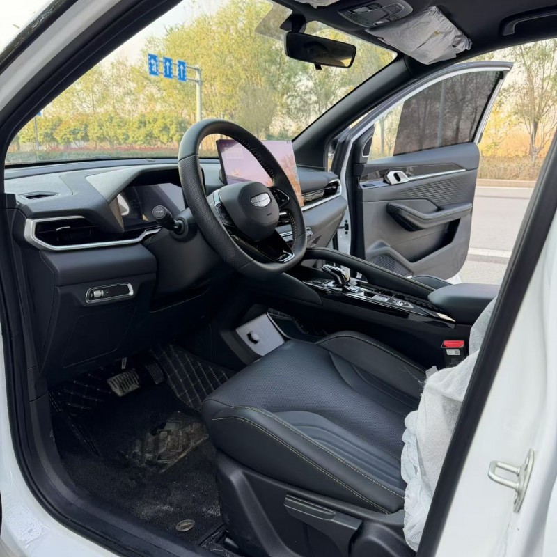 东营25年吉利缤越5