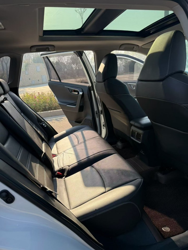枣庄23年丰田RAV4荣放5