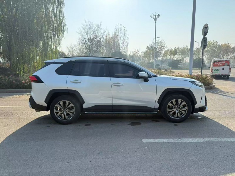 枣庄23年丰田RAV4荣放6